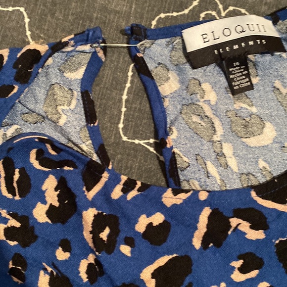 Print drop waist lose fitting dress with 3/4 length balloon sleeve. - Picture 4 of 4